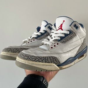 2001 Nike Air Jordan Retro “True Blue”